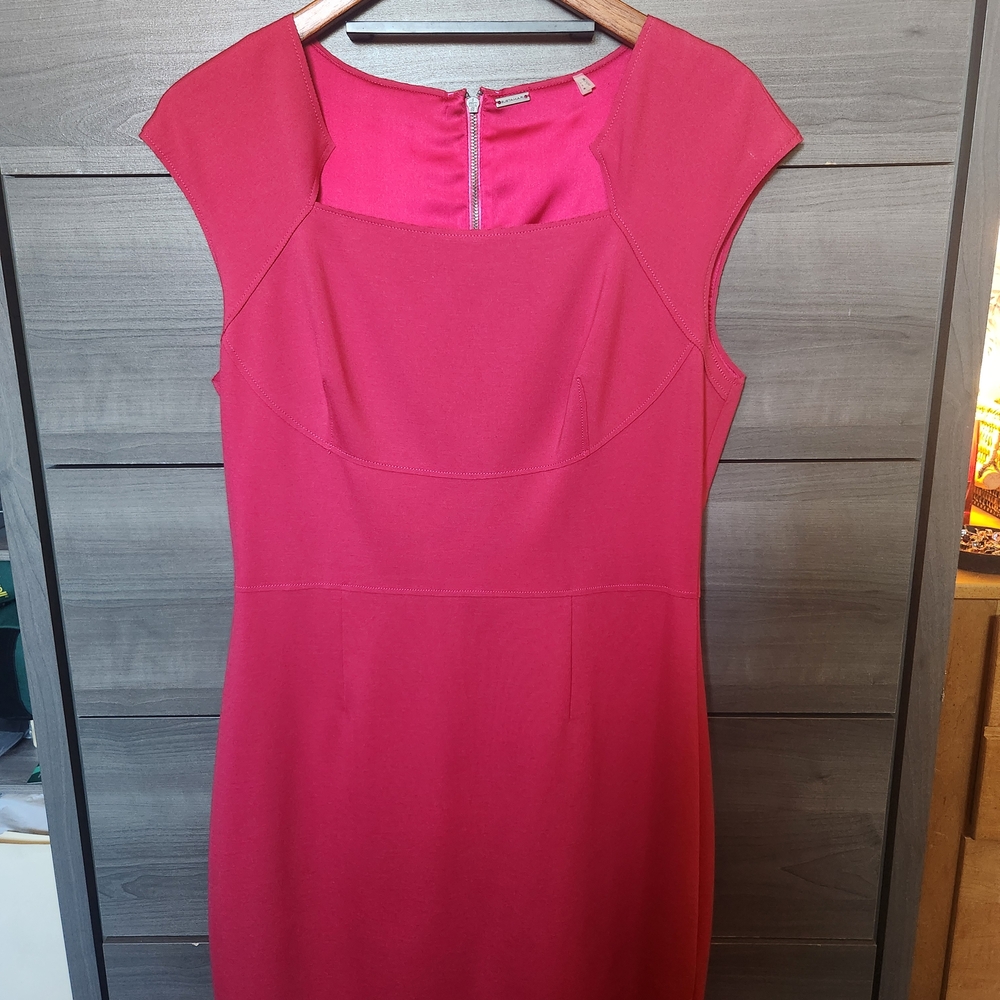 Elie Tahari Raspberry Midi Dress